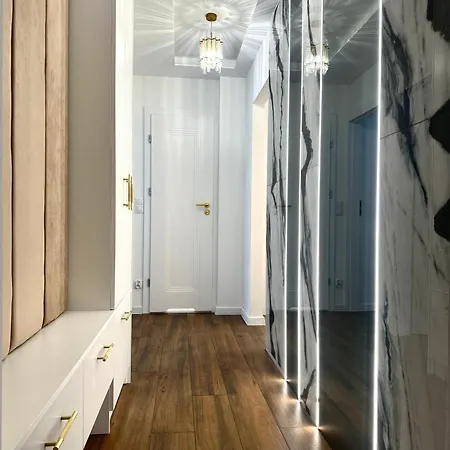 Wita Stwosza 14 - Check-in 20h - Parking