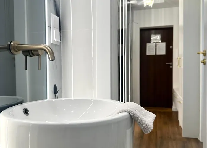 Wita Stwosza 14 - Check-in 20h - Parking